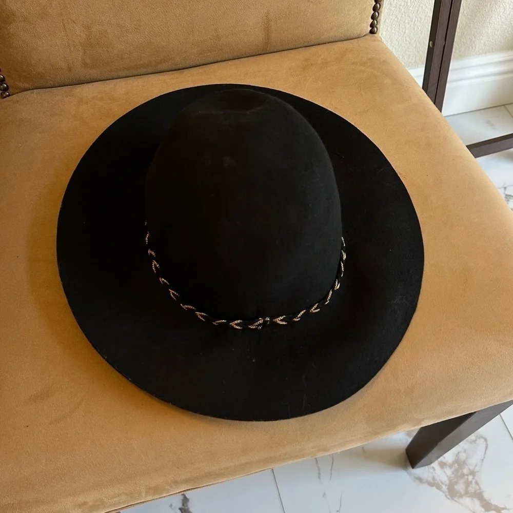 Women’s stylish beautiful black wool hat